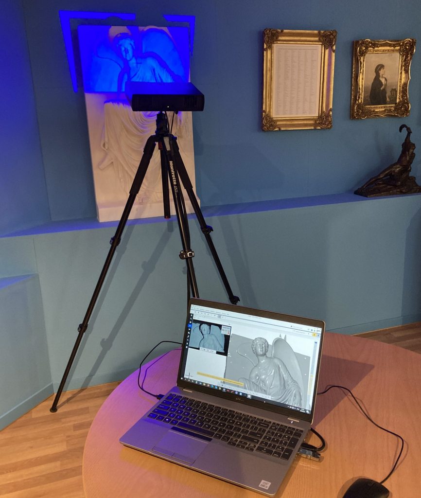 GOM Scan 1 and ZEISS INSPECT capturing data of a historical statue